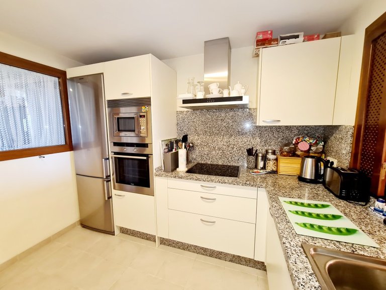 Apartment for Sale in New Golden Mile, Malaga 4