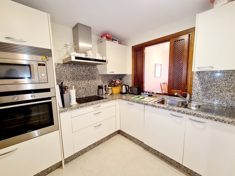 Apartment for Sale in New Golden Mile, Malaga 5