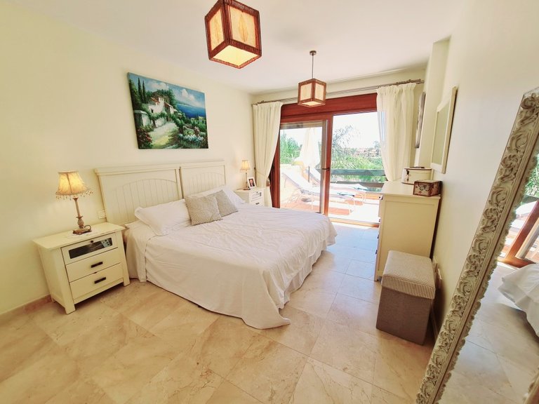 Apartment for Sale in New Golden Mile, Malaga 8