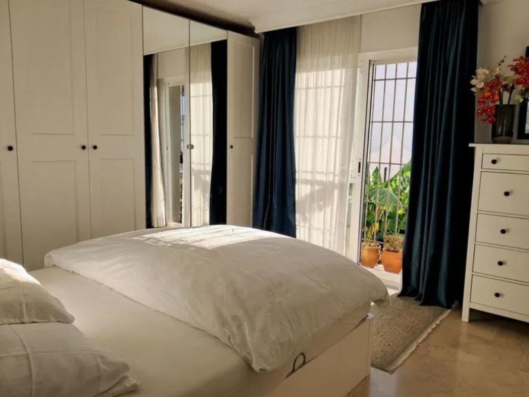 Villa for Sale in Estepona, Malaga 12