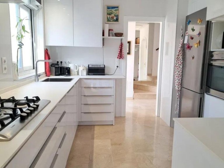 Villa for Sale in Estepona, Malaga 2