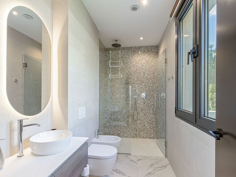Villa for Sale in El Paraiso, Malaga 20