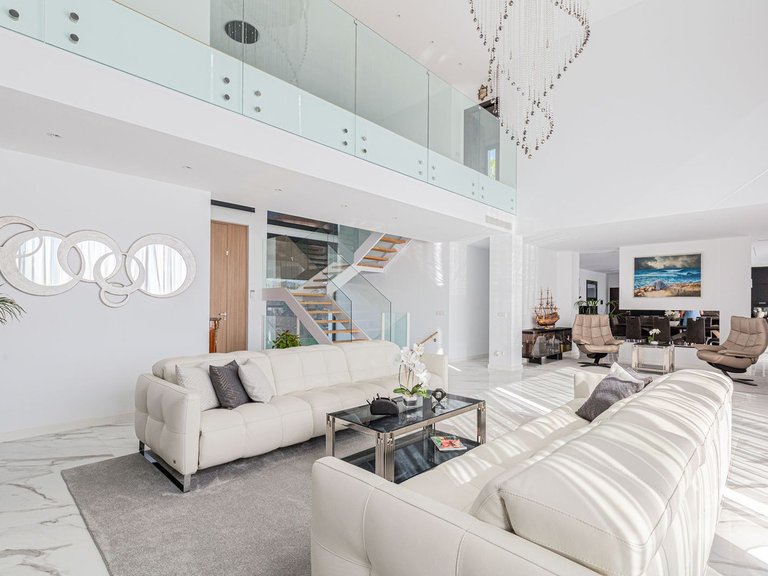 Villa for Sale in El Paraiso, Malaga 3