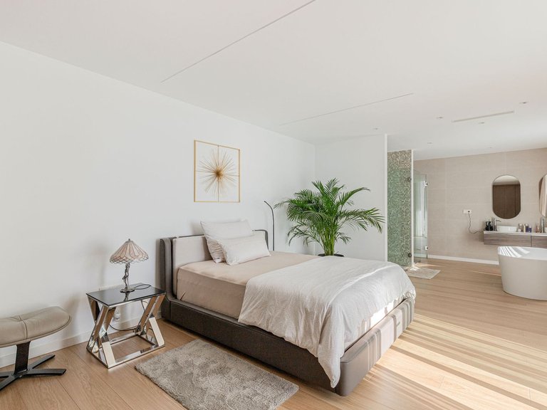 Villa for Sale in El Paraiso, Malaga 6