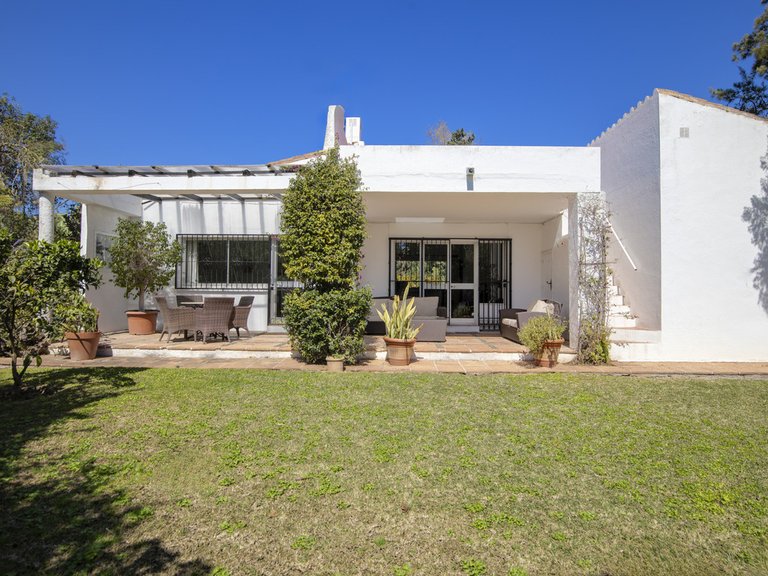 Villa for Sale in Guadalmina Baja, Malaga 24