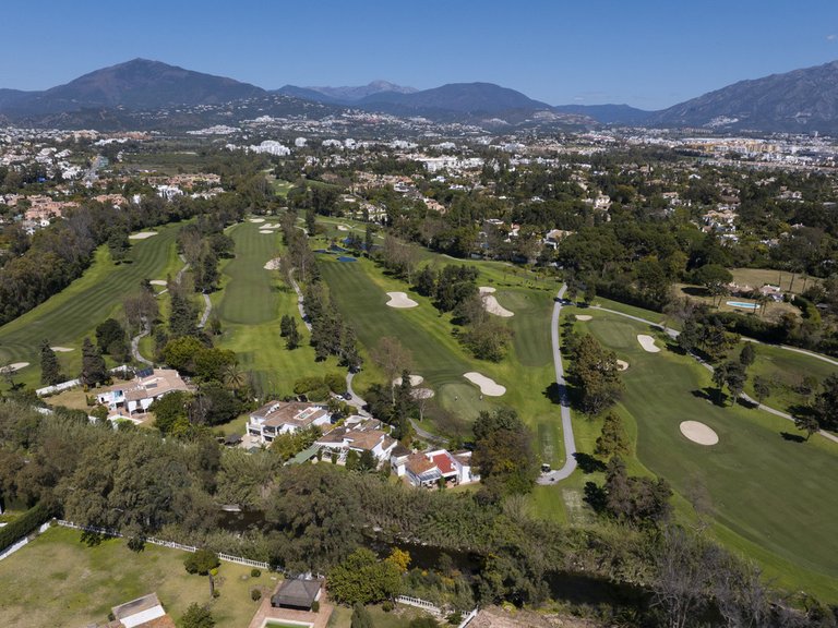 Villa for Sale in Guadalmina Baja, Malaga 28