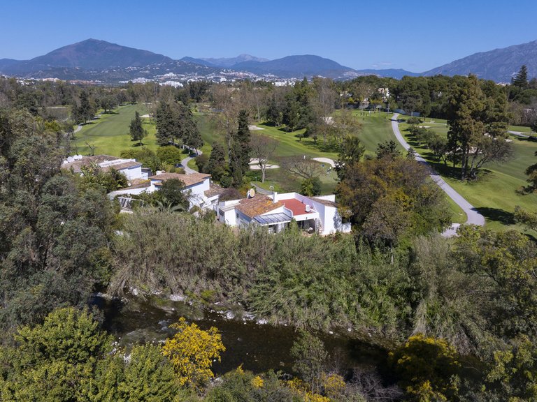 Villa for Sale in Guadalmina Baja, Malaga 3