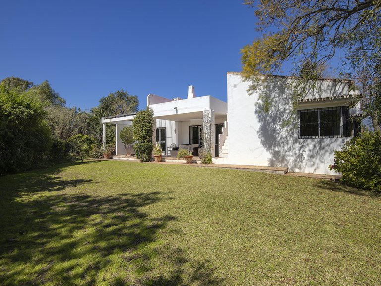 Villa for Sale in Guadalmina Baja, Malaga 4