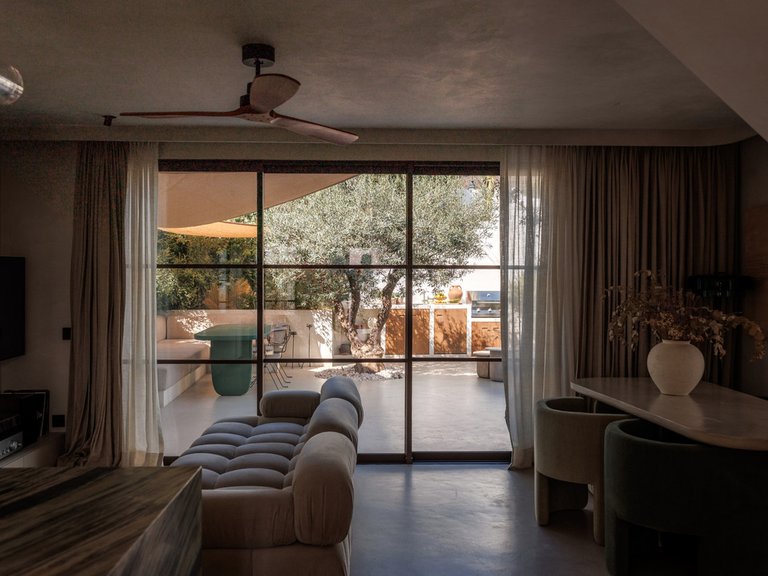 Villa for Sale in Nueva Andalucía, Malaga 3