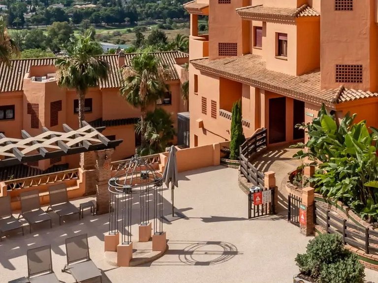 Apartment for Sale in El Paraiso, Malaga 22