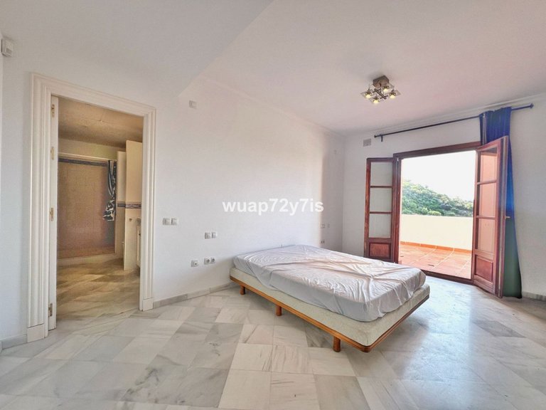 Villa for Sale in Benahavís, Malaga 23