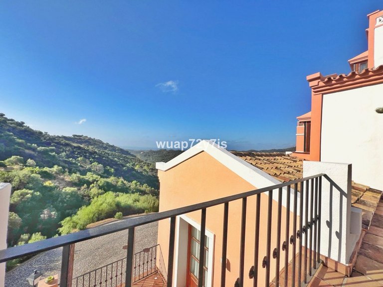 Villa for Sale in Benahavís, Malaga 33