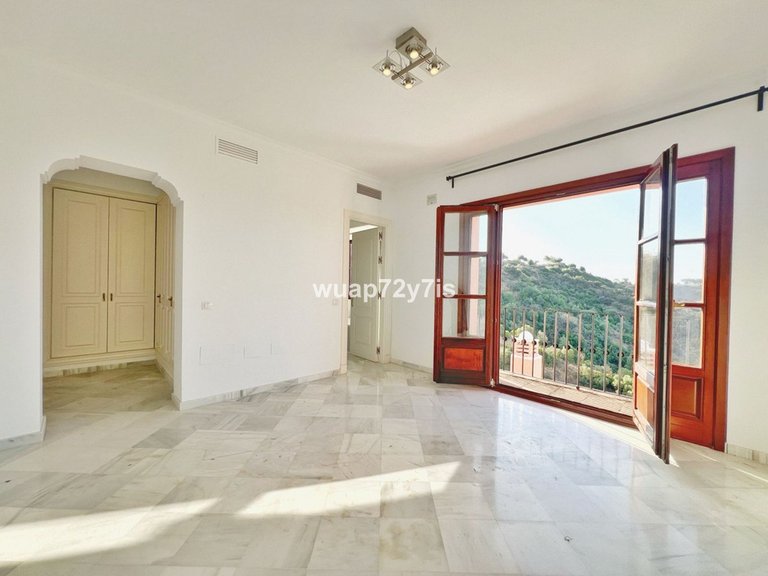 Villa for Sale in Benahavís, Malaga 6