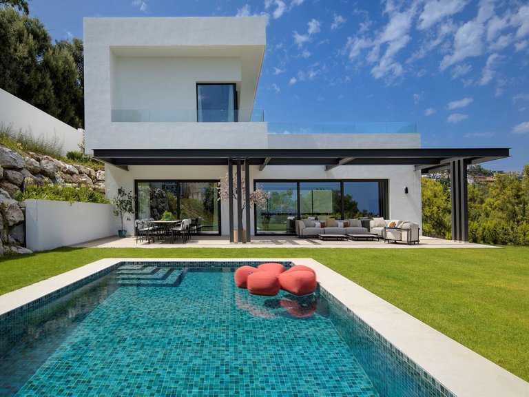 Villa for Sale in Benahavís, Malaga 15
