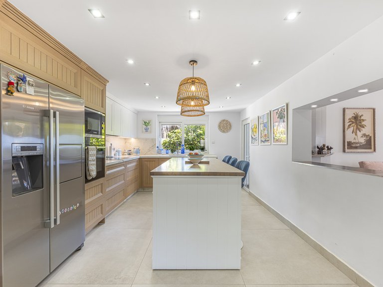 Villa for Sale in Estepona, Malaga 12