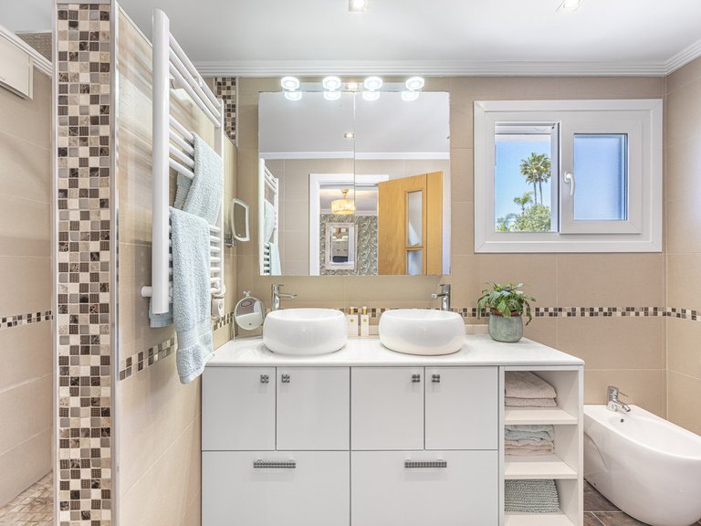 Villa for Sale in Estepona, Malaga 28