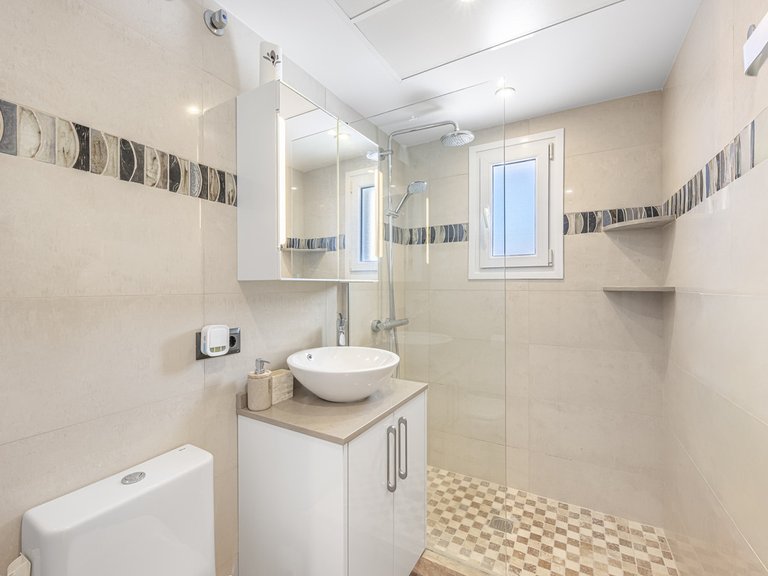 Villa for Sale in Estepona, Malaga 32