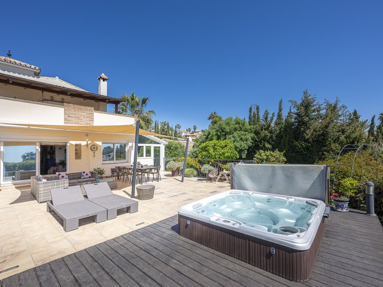 Villa for Sale in Estepona, Malaga 42