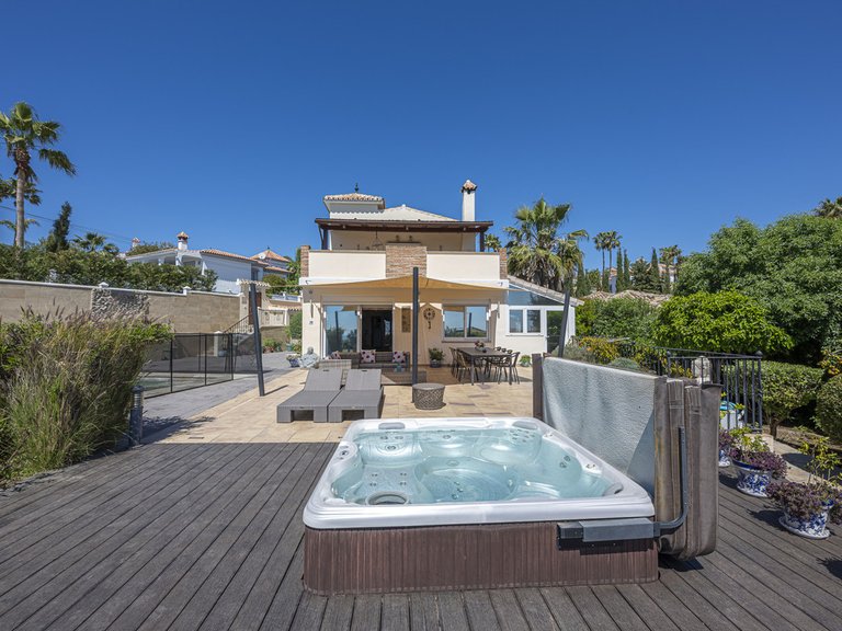 Villa for Sale in Estepona, Malaga 44