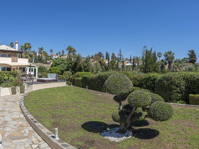 Villa for Sale in Estepona, Malaga 47
