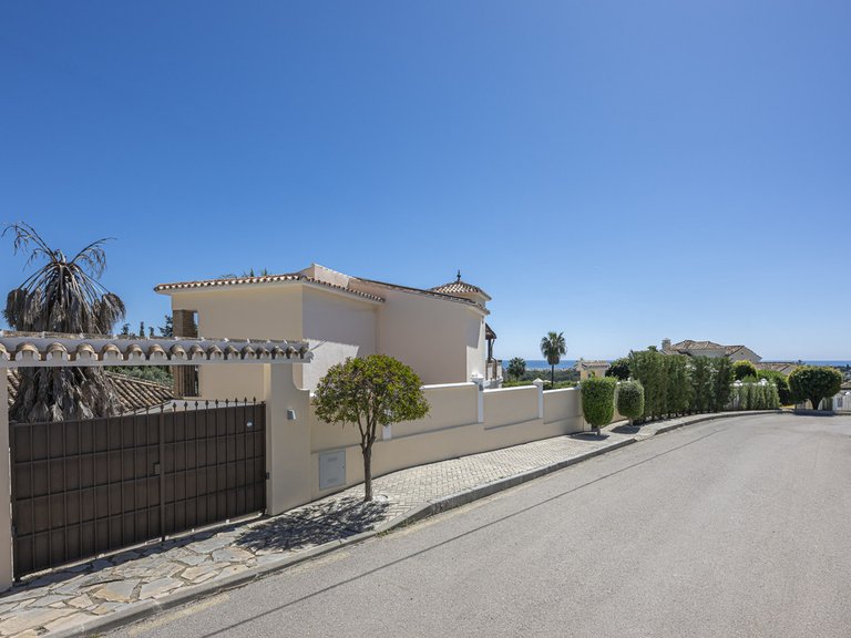 Villa for Sale in Estepona, Malaga 75