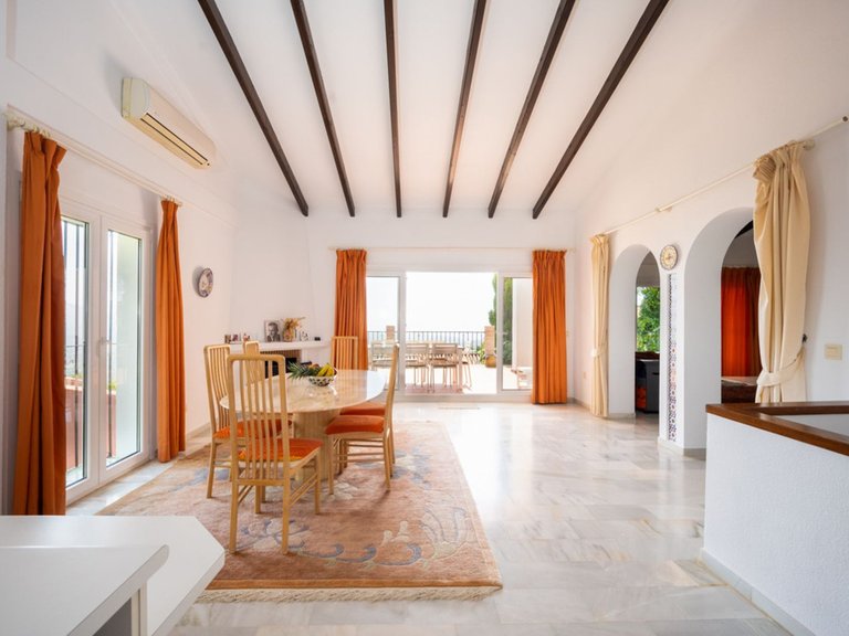 Villa for Sale in Elviria, Malaga 10