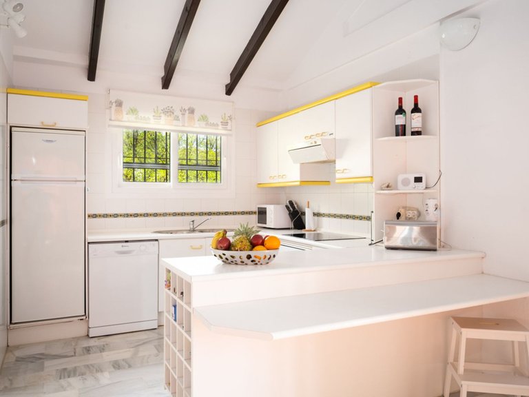 Villa for Sale in Elviria, Malaga 12