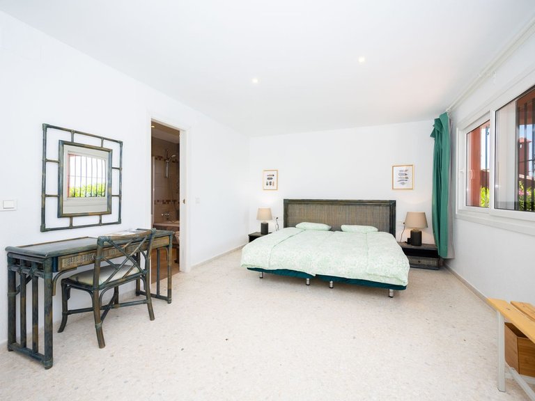 Villa for Sale in Elviria, Malaga 13