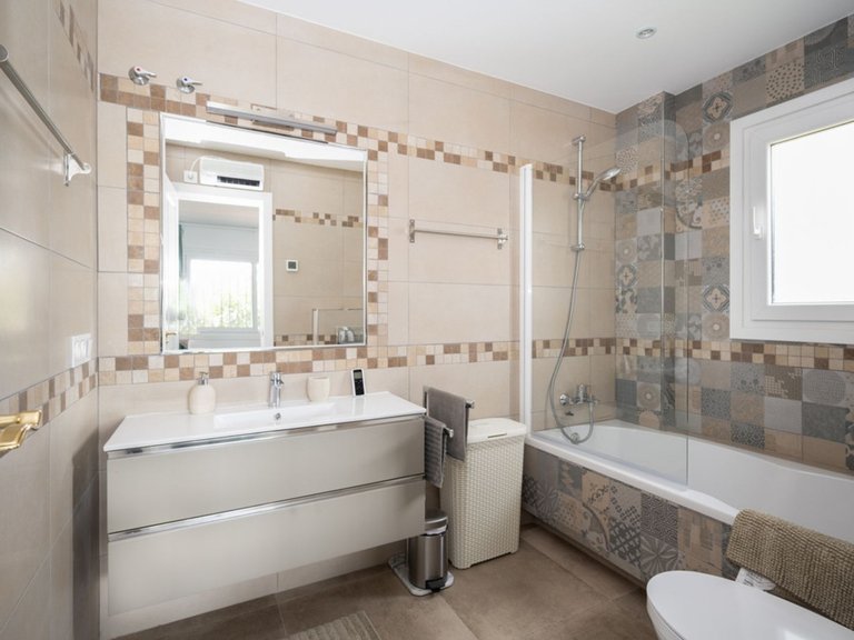Villa for Sale in Elviria, Malaga 20