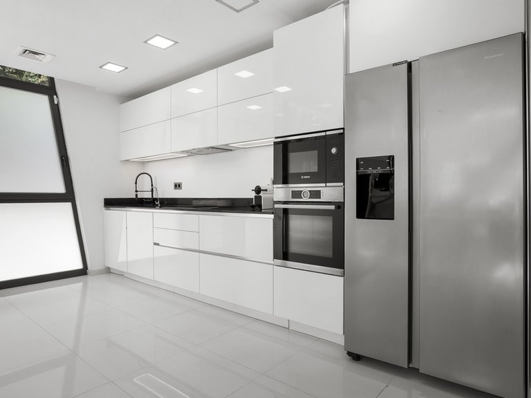 Villa for Sale in Nueva Andalucía, Malaga 10