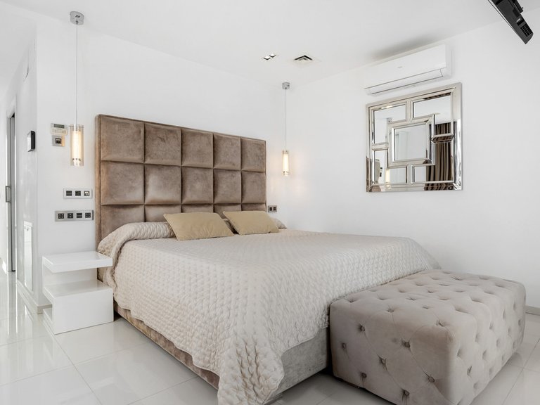 Villa for Sale in Nueva Andalucía, Malaga 15