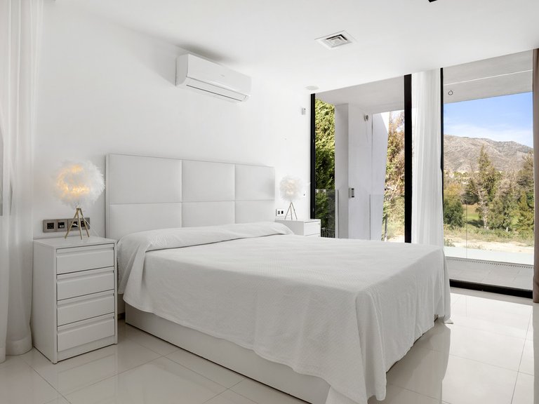 Villa for Sale in Nueva Andalucía, Malaga 17