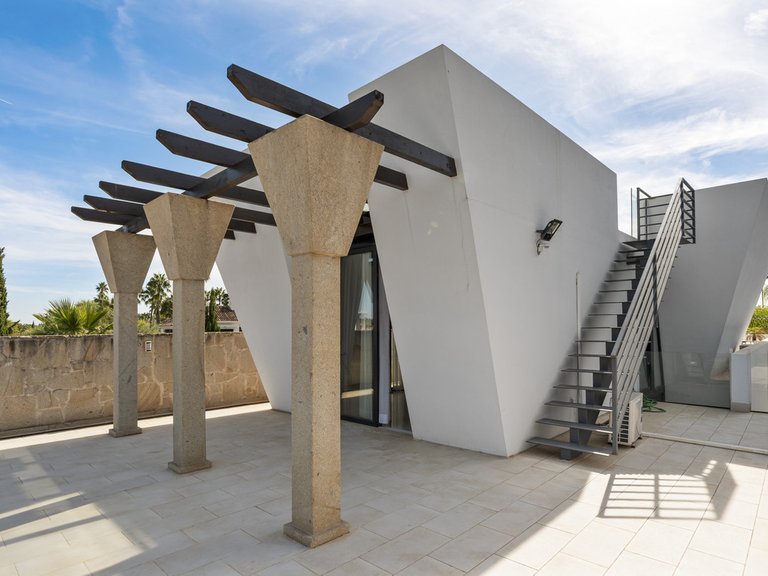 Villa for Sale in Nueva Andalucía, Malaga 22