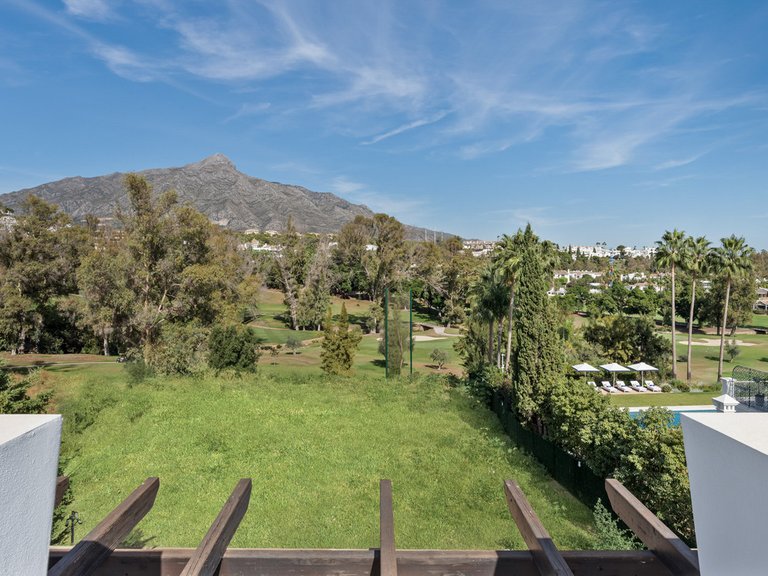 Villa for Sale in Nueva Andalucía, Malaga 23