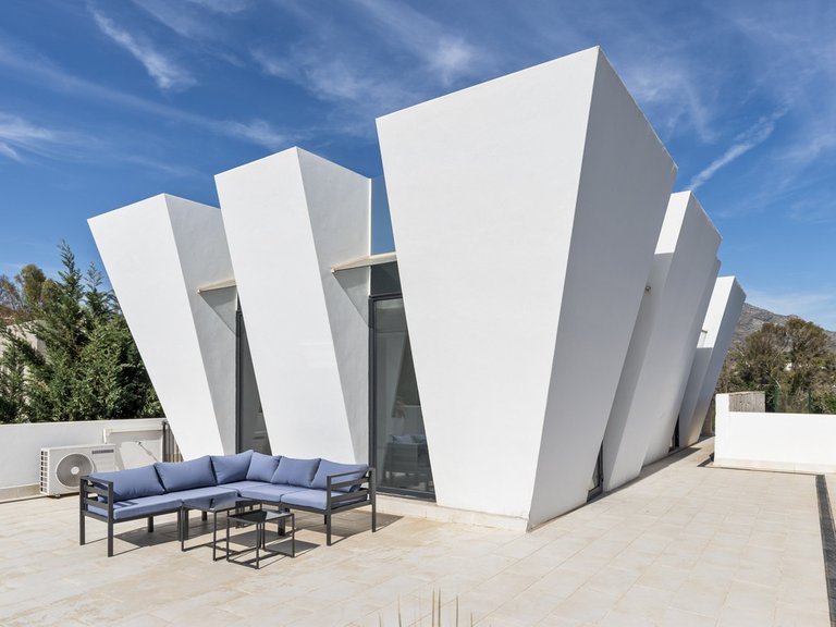 Villa for Sale in Nueva Andalucía, Malaga 24