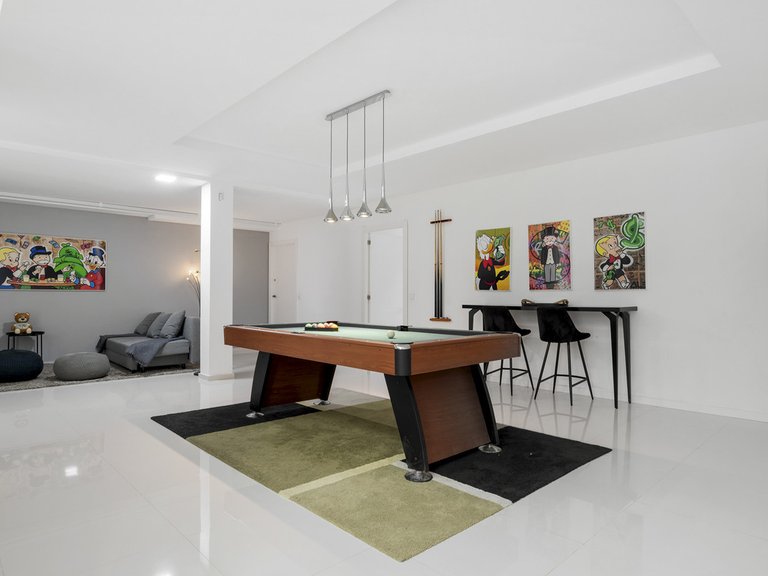 Villa for Sale in Nueva Andalucía, Malaga 32