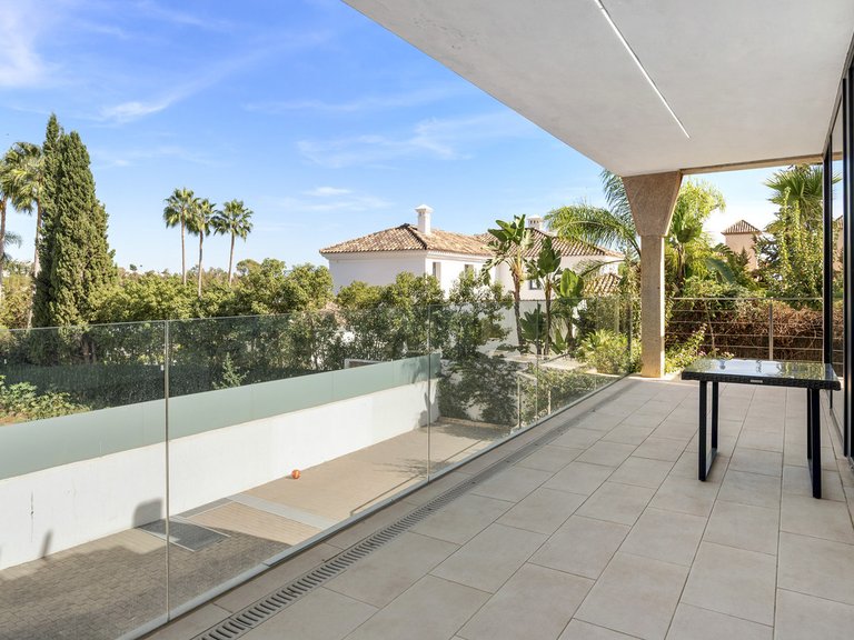 Villa for Sale in Nueva Andalucía, Malaga 36