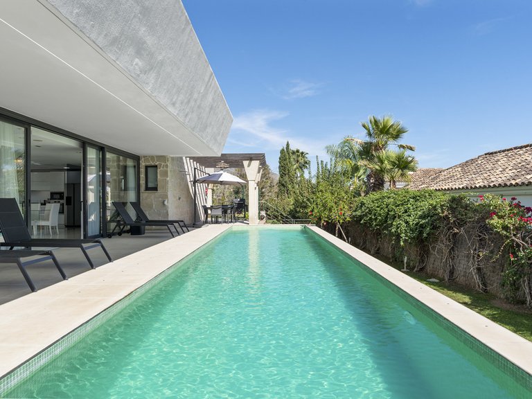 Villa for Sale in Nueva Andalucía, Malaga 39