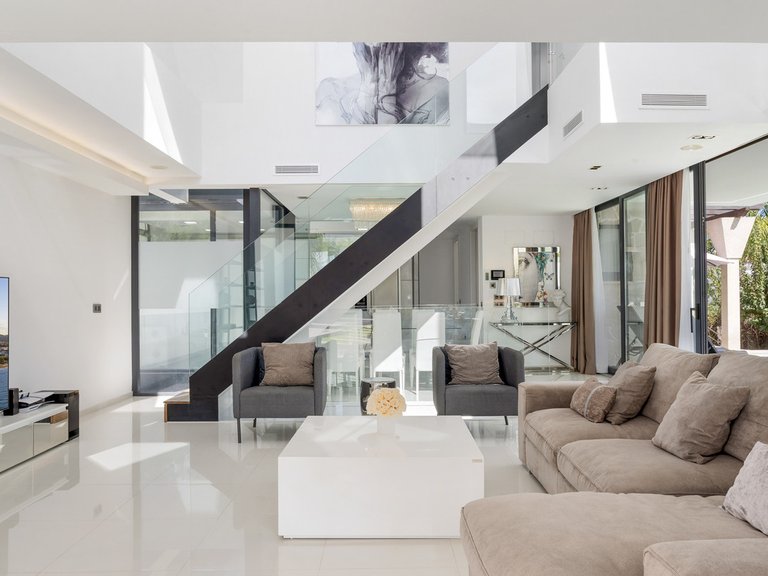 Villa for Sale in Nueva Andalucía, Malaga 7