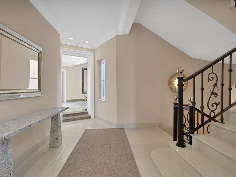 Villa for Sale in Benahavís, Malaga 10