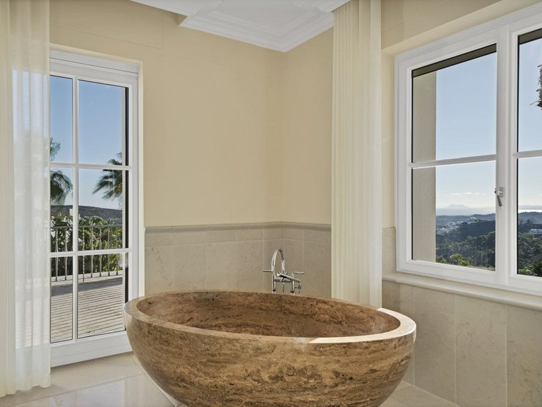 Villa for Sale in Benahavís, Malaga 17