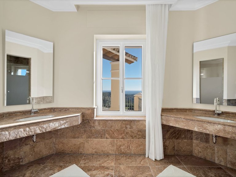Villa for Sale in Benahavís, Malaga 20