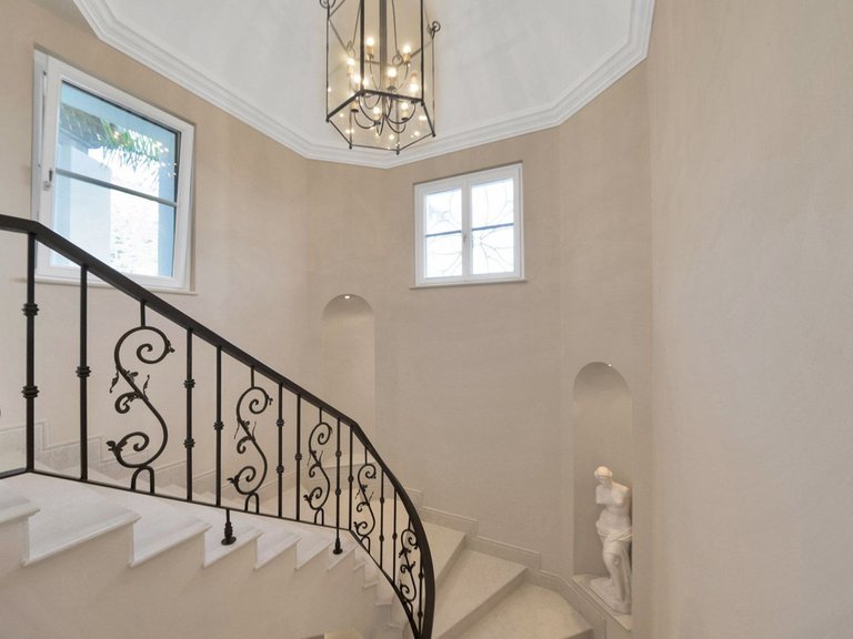 Villa for Sale in Benahavís, Malaga 25