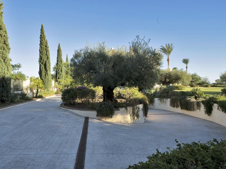 Villa for Sale in Benahavís, Malaga 36