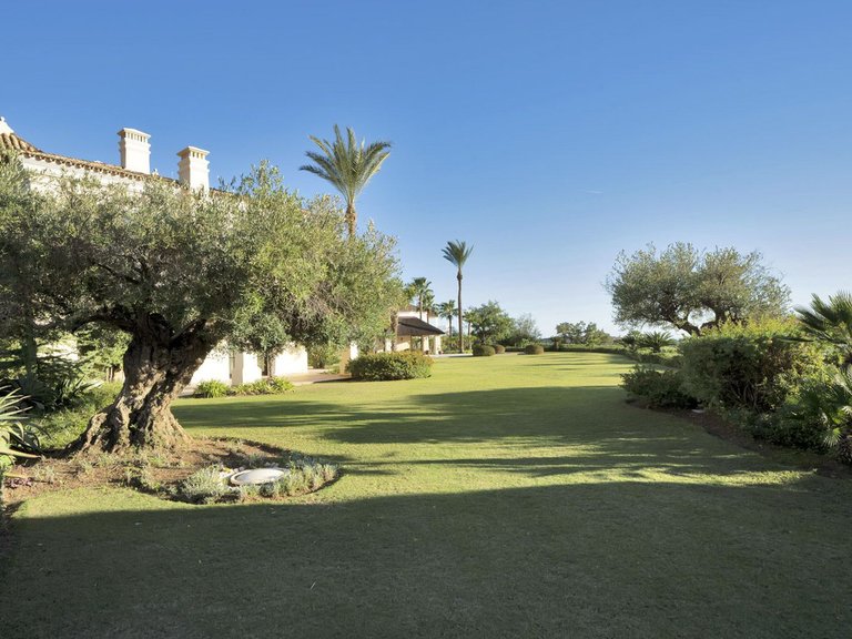 Villa for Sale in Benahavís, Malaga 37