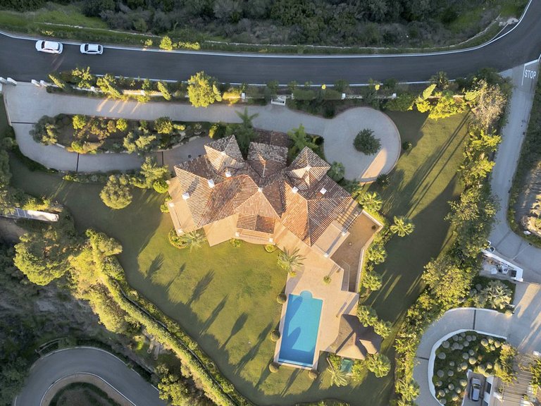 Villa for Sale in Benahavís, Malaga 44
