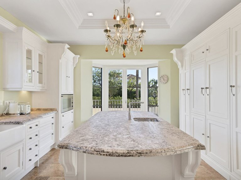 Villa for Sale in Benahavís, Malaga 8