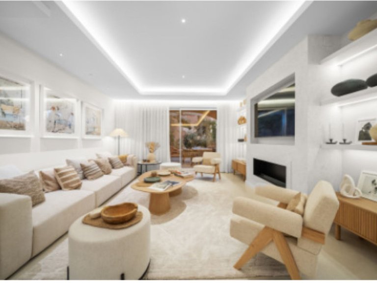 Villa for Sale in Nueva Andalucía, Malaga 12