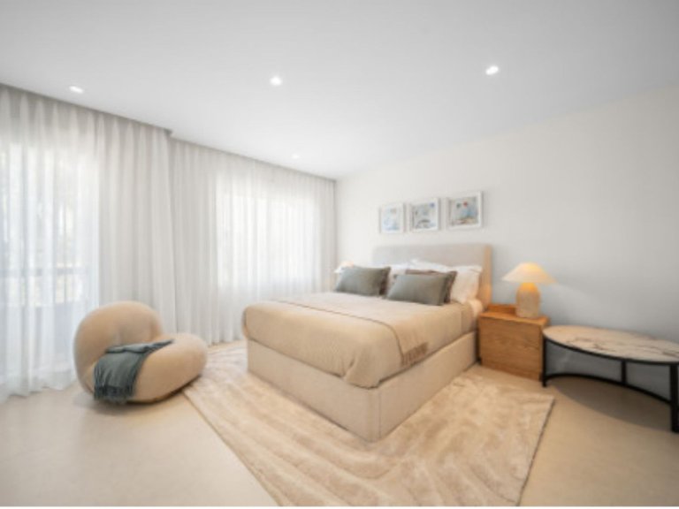 Villa for Sale in Nueva Andalucía, Malaga 6