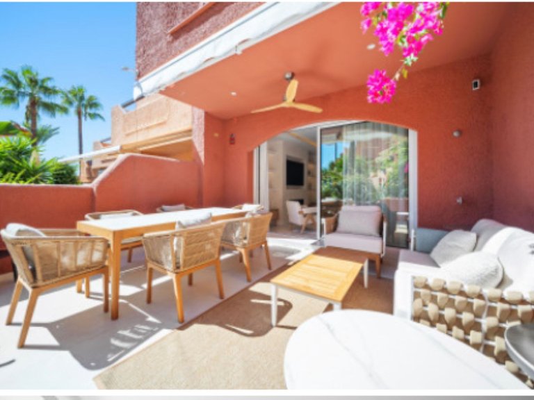 Villa for Sale in Nueva Andalucía, Malaga 9